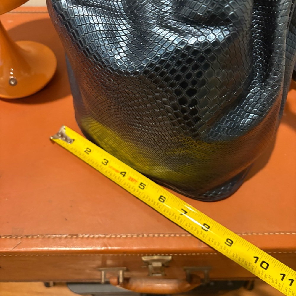 Retro Python Snake Croc Embossed Blue Metallic Bucket Bag Designer Style - Picture 5 of 9